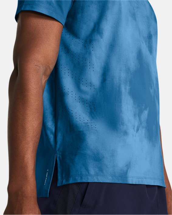 เสื้อแขนสั้น UA Launch Elite Wash สำหรับผู้ชาย in Blue image number 2